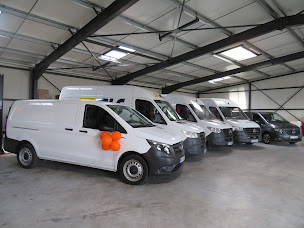 Photo n°2 de Joly Messagerie à Saint-Georges-des-Coteaux (Société de transport routier)