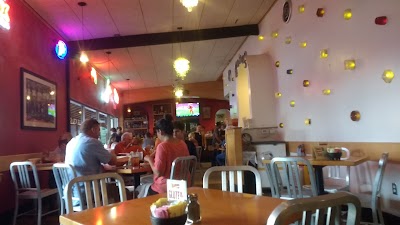 Photos of Maudie's Cafe