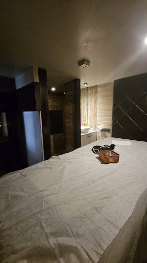 Spa interior 6