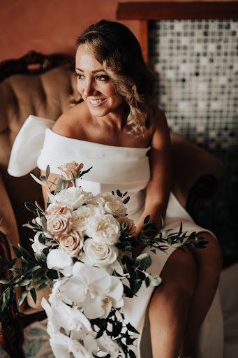 H M Allure Hair And Makeup