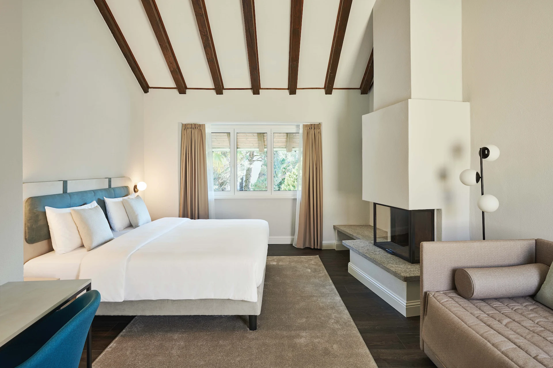 Vista Lakefront Boutique Hotel