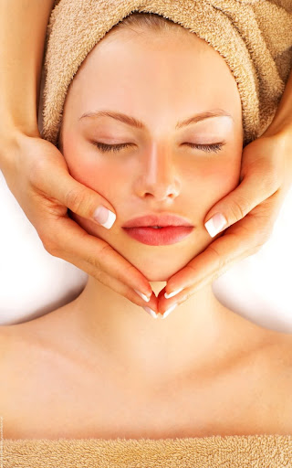 Lubia Simoes Beauty institute and massage therapy