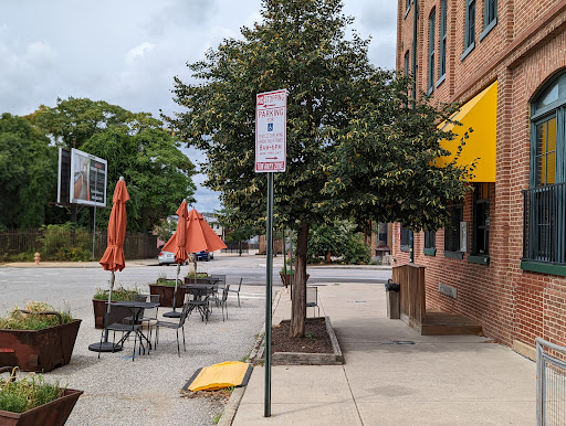 Charmington's - Visual