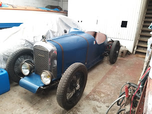 Photo n°12 de Riviera Classic & Racing Cars à Mougins (Garage automobile)