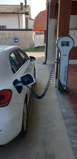 Rev Charging Station - Visual