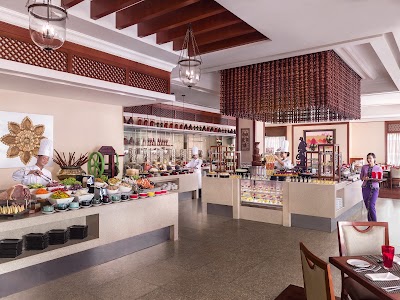 Photos of Sule Shangri-La Yangon