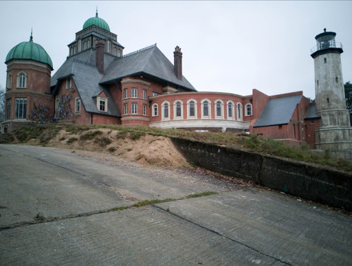 Fowl Manor