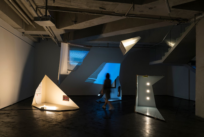 ALT SPACE LOOP by null