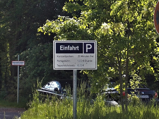 WKK Parkplatz, Dr.-Gillmeister-Weg, Heide - Thumbnail