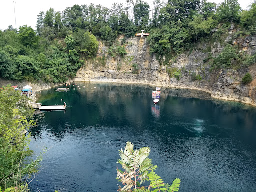 Gray Quarry - Visual