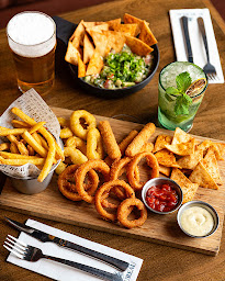 Photo n°3 de Au Bureau - Pub et Brasserie à Arras (Bar sportif)