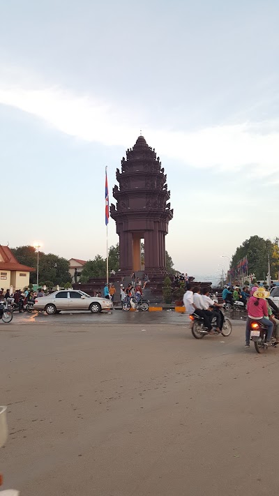 Photos of Independent Monument Kompong Speu
