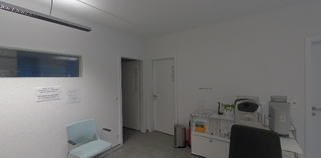 Rezensionen über Dr. med. S. Menon - Augenarzt - Augenzentrum - Augenklinik in Kriens - Arzt