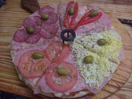 Pizza Conmigo, Author: Joana Perez