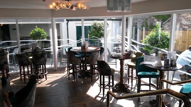 The George Hotel