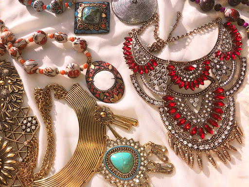 Lulu's Exotics - Visual