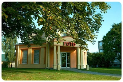 electronics-store