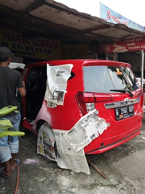 Bengkel Ketok Magic Senyum ( Mbah To Blitar ), Author: Yuni Arsih