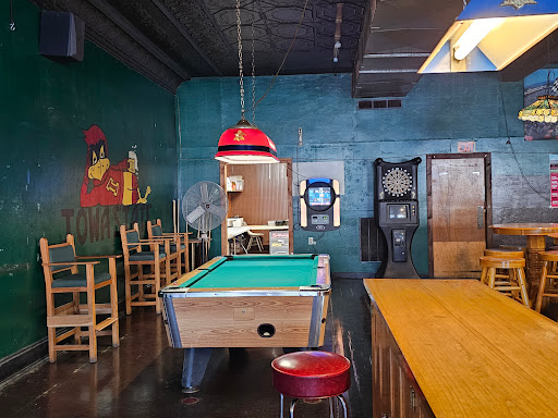Burt's Bar - Visual