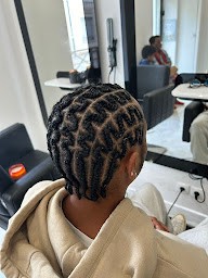 Photo n°33 de FF Beauty - Coiffeur Afro / Barber Poissy à Poissy (Magasin de perruques)