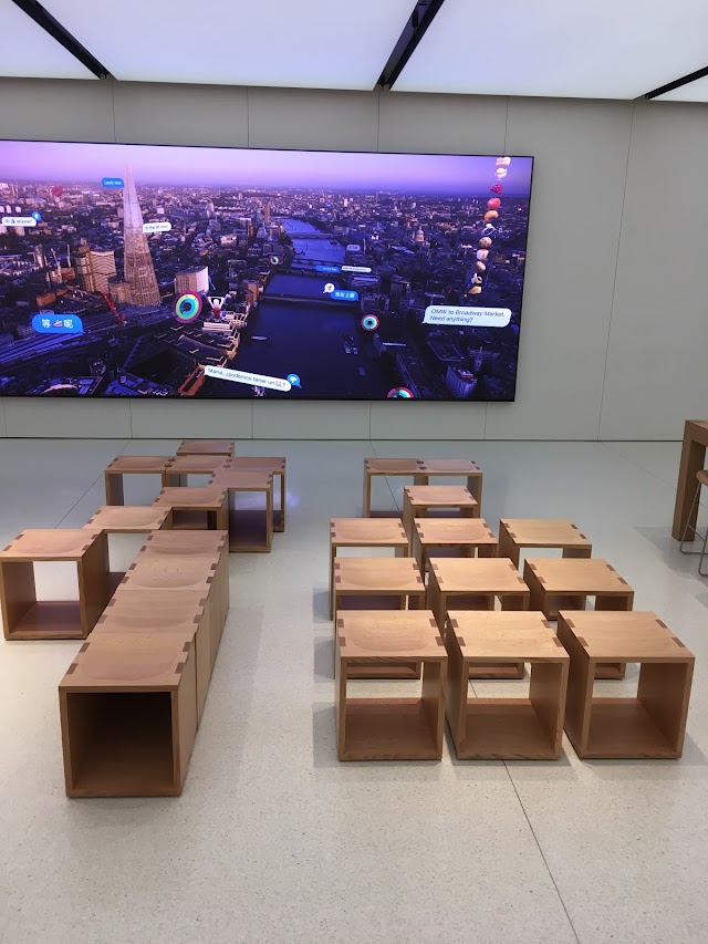 Apple New Town Plaza
