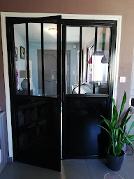 Photo n°4 de E.g.b à Lornay (Magasin de meubles)