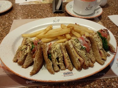 Photos of Caf&eacute; Madero