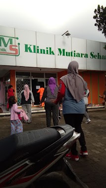 Klinik Mutiara Sehat 2, Author: Hj. Istiqomah Iis