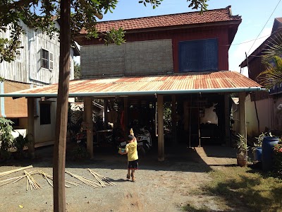 Photos of កសិដ្ឋាន​ឃ្មុំ​ ខ្មែរ​ប៊ី​-KhmerBees Beekeeping Farm