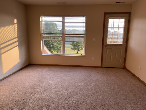 33 Realty - Visual