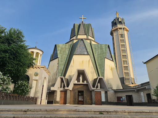 Santuario Basilica Maria Ss. Consolatrice del Carpinello Gallery - Italy