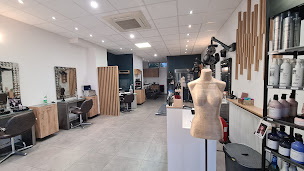 Photo n°1 de Couleur Pourpre à Garches (Salon de coiffure)