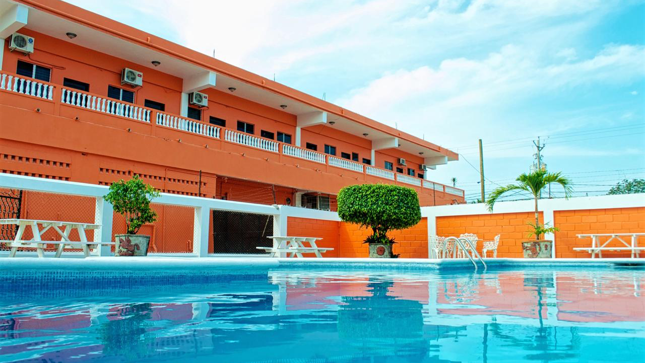 D* Victoria Hotel