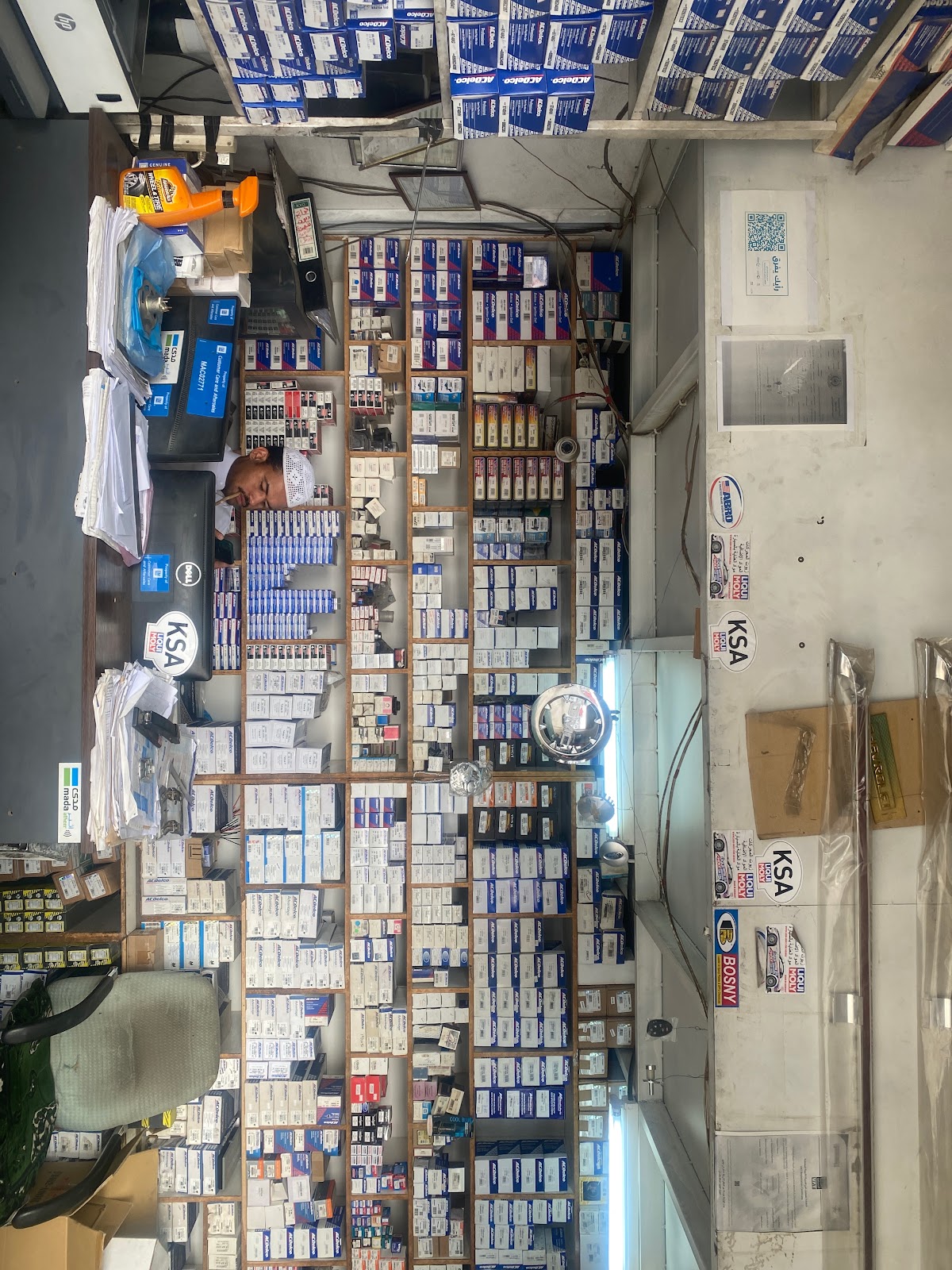 مؤسسة نواف لبيع قطع غيار السيارات الامريكية - صورة 2