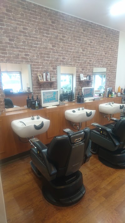 ヘアーアトリエカジワラ