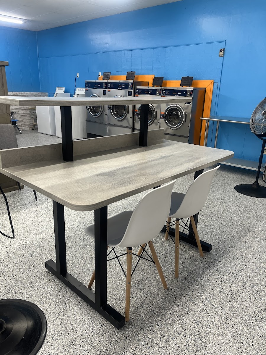 Itoro & Don’s Kwik Wash Laundromat & Dry Cleaners laundromat interior in Fort Wayne, IN