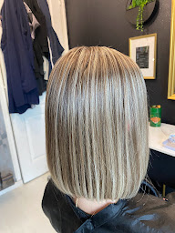 Photo n°4 de Alexandra Coiffure 77 à Saint-Germain-sur-Morin (Salon de coiffure)