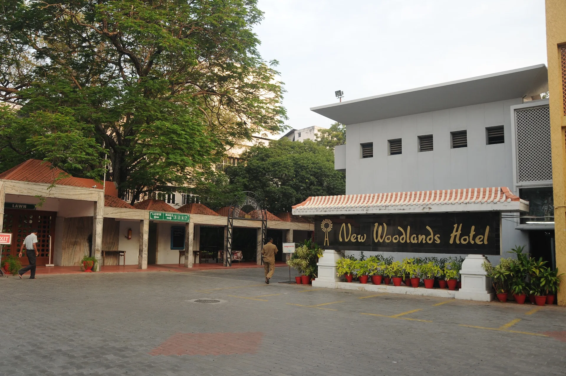 New Woodlands Hotel