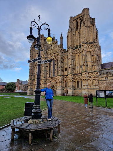 The Crown at Wells and Anton's Bistrot Gallery - United Kingdom