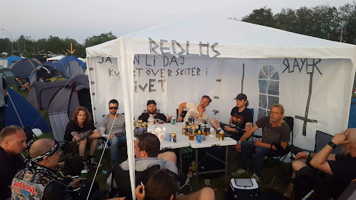Kvart Över Skiter I Livet - Thumbnail