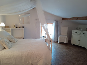 Photo n°28 de Le Couvent, chambres d'hôtes à Veyre-Monton (Chambre d'hôtes)