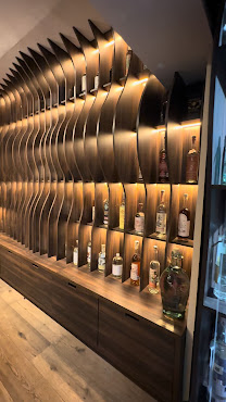 TUGURIO BOUTIQUE by null