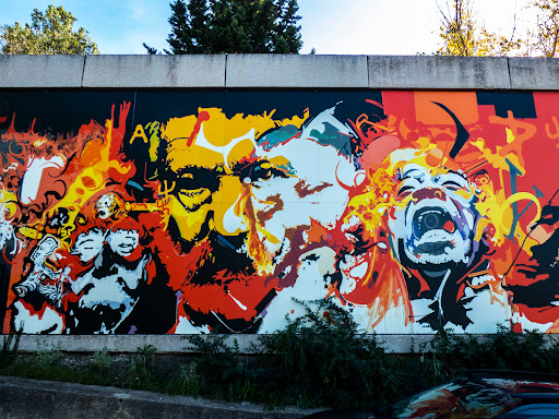 L'Alphabet, mur fresque de Raymond Moretti