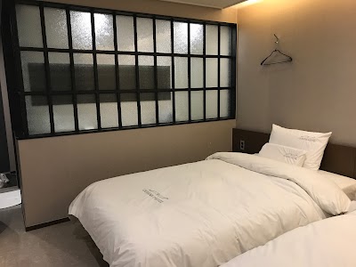 Photos of Queens Hotel