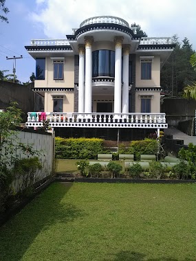 Villa Venus, Author: Abdul Hamid