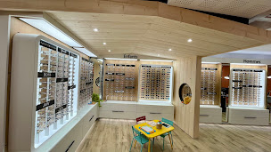 Photo n°2 de Opticien Chateaulin - Optic 2000 à Châteaulin (Service de réparation de lunettes)