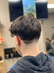 Photo n°14 de Scarlet coiffure (barbershop) à Dreux (Salon de coiffure)