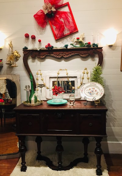 Eclectic Inn &Vintage Antiques