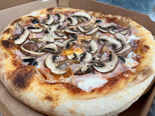 Photo n°23 de Dionna Pizzas Foodtruck à Saint-Sozy (Pizzeria)