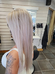 Photo n°19 de MKS STUDIO à Champagnole (Salon de coiffure)